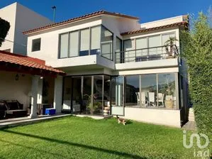 NEX-231276 - Casa en Venta, con 3 recamaras, con 3 baños, con 460 m2 de construcción en Bosque Esmeralda, CP 52930, Estado De México.