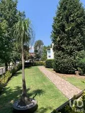 NEX-272004 - Casa en Venta, con 4 recamaras, con 4 baños, con 520 m2 de construcción en Club de Golf Valle Escondido, CP 52937, Estado de México.