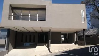 NEX-272027 - Casa en Venta, con 3 recamaras, con 4 baños, con 513.63 m2 de construcción en Condado de Sayavedra, CP 52938, Estado de México.