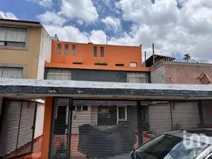 NEX-272042 - Casa en Venta, con 4 recamaras, con 1 baño, con 500 m2 de construcción en Ciudad Satélite, CP 53100, Estado de México.