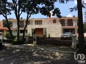 NEX-272045 - Casa en Venta, con 3 recamaras, con 3 baños, con 650 m2 de construcción en Club de Golf Valle Escondido, CP 52937, Estado de México.