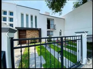 NEX-272103 - Casa en Venta, con 3 recamaras, con 2 baños, con 240 m2 de construcción en Las Arboledas, CP 52950, Estado de México.