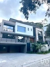 NEX-276965 - Casa en Venta, con 4 recamaras, con 4 baños, con 697 m2 de construcción en Club de Golf Valle Escondido, CP 52937, Estado de México.