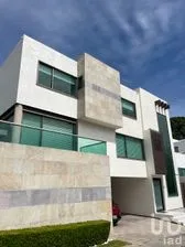 NEX-281922 - Casa en Venta, con 3 recamaras, con 3 baños, con 350 m2 de construcción en Bosque Esmeralda, CP 52930, Estado de México.