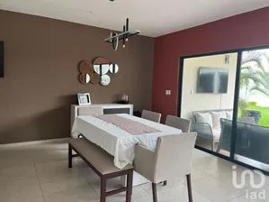 NEX-281930 - Casa en Venta, con 3 recamaras, con 4 baños, con 297 m2 de construcción en Yucatán Country Club, CP 97308, Yucatán.