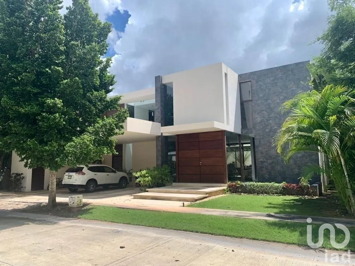 Casa en Venta en Yucatán Country Club, Mérida, Yucatán | NEX-281934 | iad México | Foto 2 de 29