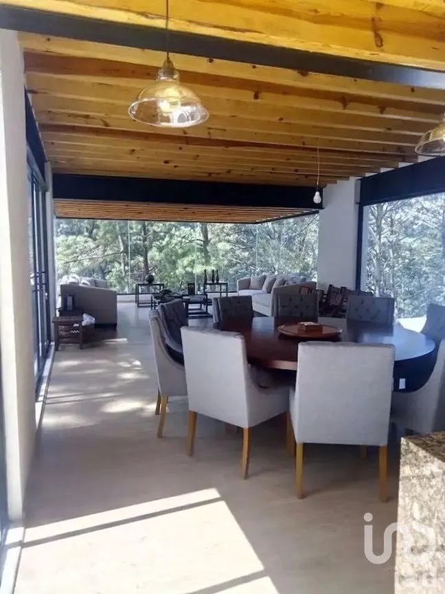 Casa en Venta en Avándaro, Valle de Bravo, Estado de México | NEX-282955 | iad México | Foto 3 de 12