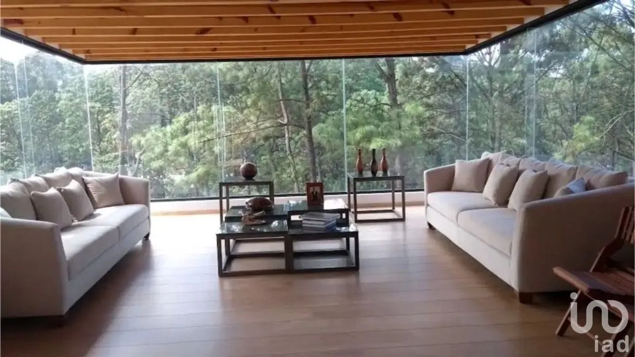 Casa en Venta en Avándaro, Valle de Bravo, Estado de México | NEX-282955 | iad México | Foto 8 de 12