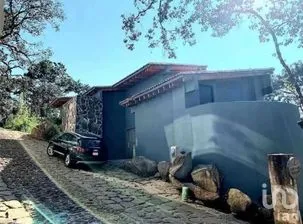 NEX-282955 - Casa en Venta, con 3 recamaras, con 3 baños, con 500 m2 de construcción en Avándaro, CP 51200, Estado de México.