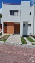 NEX-209380 - Casa en Venta, con 3 recamaras, con 2 baños, con 185 m2 de construcción.