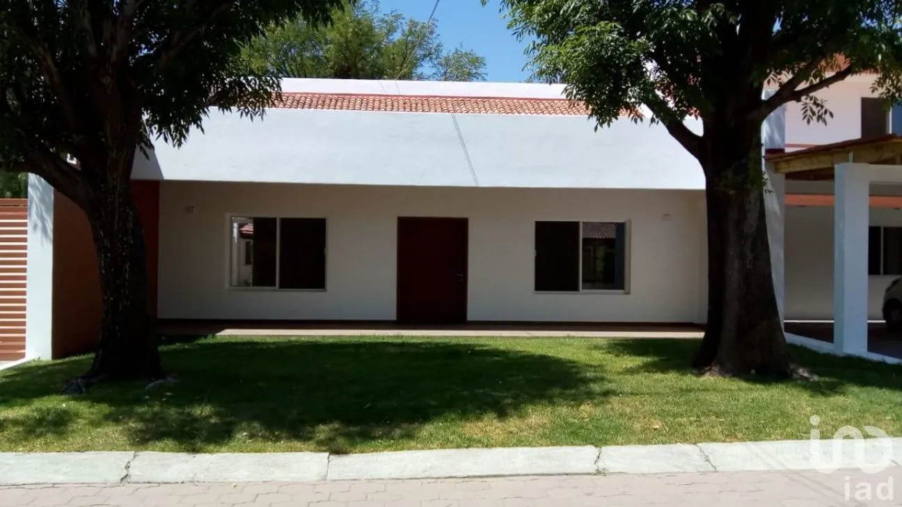 Casa en Venta en Raquet Club, Querétaro, Querétaro | NEX-80553 | iad México | Foto 2 de 23