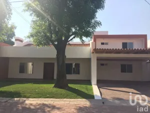 NEX-80553 - Casa en Venta, con 4 recamaras, con 6 baños, con 400 m2 de construcción en Raquet Club, CP 76127, Querétaro.