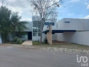 NEX-199612 - Casa en Venta, con 5 recamaras, con 5 baños, con 338 m2 de construcción en Residencial Xcanatún, CP 97302, Yucatán.