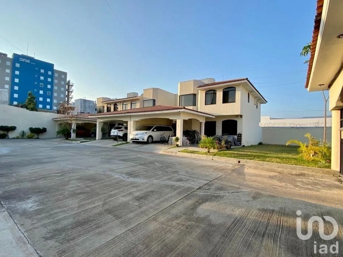 Casa en Renta en Privada Arboledas, Tuxtla Gutiérrez, Chiapas | NEX-227031 | iad México | Foto 1 de 16