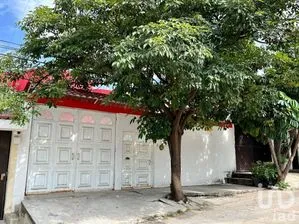 NEX-231909 - Casa en Venta, con 3 recamaras, con 2 baños, con 210 m2 de construcción en Buena Vista, CP 29045, Chiapas.