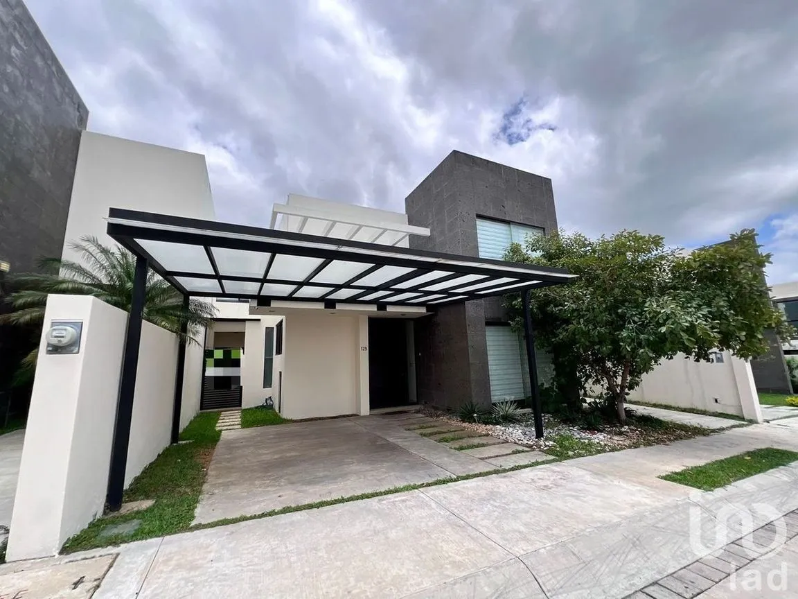 Casa en Renta en Club de Golf Campestre, Tuxtla Gutiérrez, Chiapas | NEX-231951 | iad México | Foto 1 de 24