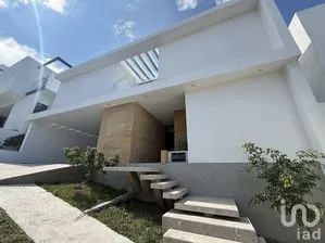 NEX-288106 - Casa en Venta, con 4 recamaras, con 4 baños, con 460 m2 de construcción en La Cima, CP 29059, Chiapas.