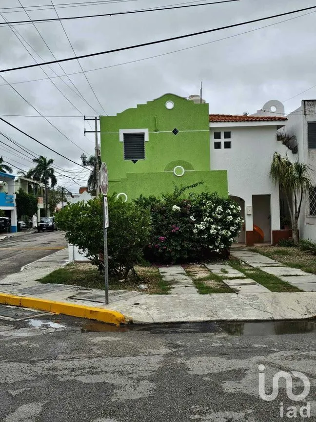 Casa en Renta en Privada las Palmas, Mérida, Yucatán | NEX-227814 | iad México | Foto 1 de 6