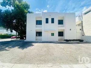 NEX-274439 - Oficina en Renta, con 5 baños en Buenavista, CP 97127, Yucatán.