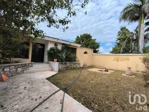 NEX-279028 - Casa en Renta, con 4 recamaras, con 4 baños, con 330 m2 de construcción en México Norte, CP 97128, Yucatán.