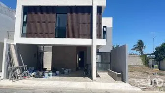 NEX-226876 - Casa en Venta, con 3 recamaras, con 2 baños en Lomas de la Rioja, CP 95264, Veracruz.