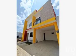 NEX-226884 - Casa en Venta, con 3 recamaras, con 2 baños, con 150 m2 de construcción en Residencial Finca Real, CP 94510, Veracruz.