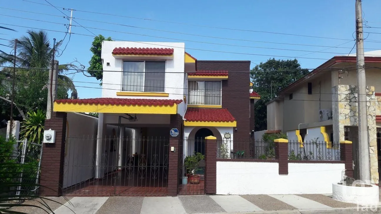 Casa en Venta en Los Pinos, Ciudad Madero, Tamaulipas | NEX-201874 | iad México | Foto 2 de 15