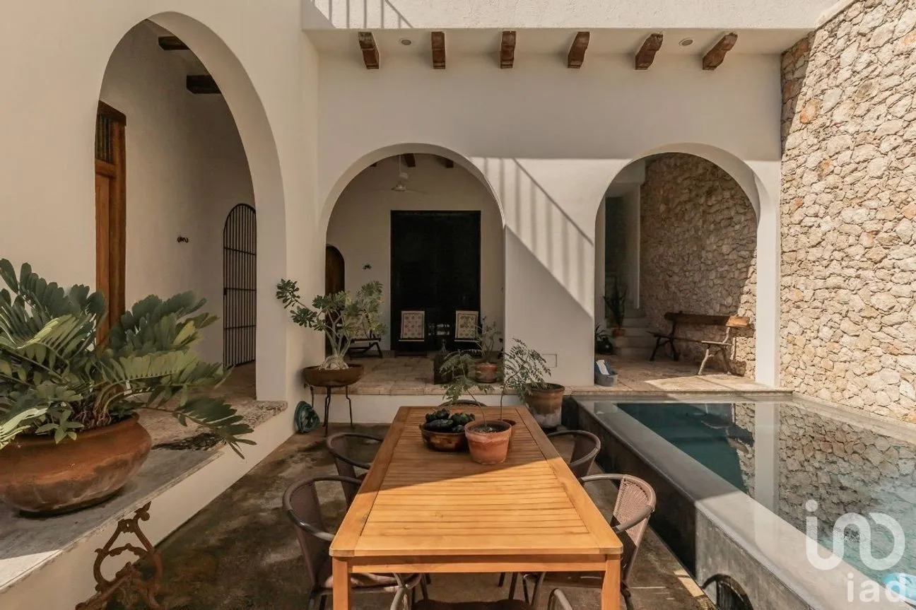 Casa en Venta en Mérida Centro, Mérida, Yucatán | NEX-228461 | iad México | Foto 2 de 34