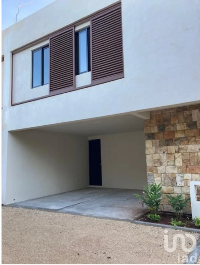 Casa en Renta en Temozon Norte, Mérida, Yucatán | NEX-230128 | iad México | Foto 1 de 25