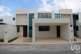 NEX-273732 - Casa en Venta, con 4 recamaras, con 4 baños, con 273 m2 de construcción.