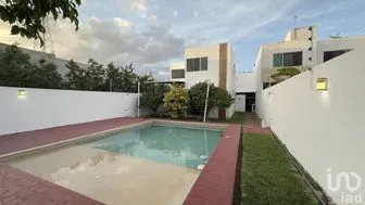 NEX-277011 - Casa en Venta, con 3 recamaras, con 3 baños, con 264.4 m2 de construcción.