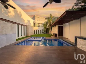 NEX-278067 - Casa en Venta, con 4 recamaras, con 7 baños, con 913.77 m2 de construcción.