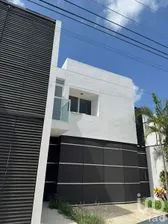 NEX-278127 - Casa en Venta, con 3 recamaras, con 3 baños, con 273.35 m2 de construcción en Montebello, CP 97113, Yucatán.