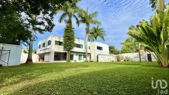 NEX-283163 - Casa en Venta, con 3 recamaras, con 4 baños, con 484.66 m2 de construcción en México Norte, CP 97128, Yucatán.