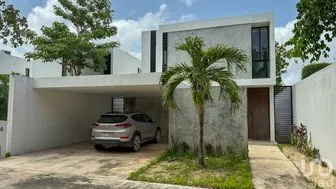 NEX-284393 - Casa en Venta, con 3 recamaras, con 4 baños, con 303 m2 de construcción.