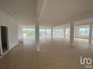 NEX-288072 - Local en Renta, con 2 baños, con 300 m2 de construcción en Roma, CP 97218, Yucatán.