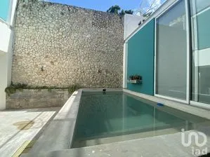 NEX-288076 - Casa en Venta, con 2 recamaras, con 2 baños, con 145.54 m2 de construcción en Mérida Centro, CP 97000, Yucatán.