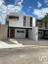 NEX-83634 - Casa en Venta, con 2 recamaras, con 3 baños, con 170 m2 de construcción en Santa Rita Cholul, CP 97130, Yucatán.