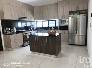 NEX-278985 - Casa en Venta, con 297.86 m2 de construcción en Montebello, CP 97113, Yucatán.