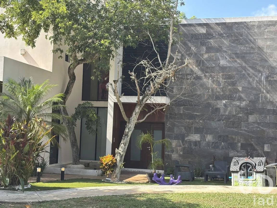 Casa en Venta en Yucatán Country Club, Mérida, Yucatán | NEX-278990 | iad México | Foto 3 de 15