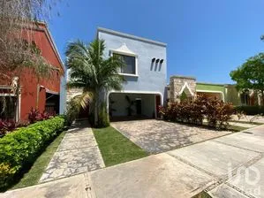 NEX-204350 - Casa en Renta, con 3 recamaras, con 3 baños, con 208 m2 de construcción en Las Fincas, CP 97302, Yucatán.