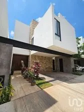 NEX-204442 - Casa en Venta, con 3 recamaras, con 4 baños, con 200 m2 de construcción en Temozon Norte, CP 97302, Yucatán.