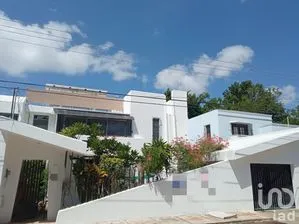 NEX-223679 - Casa en Venta, con 3 recamaras, con 3 baños, con 320 m2 de construcción.