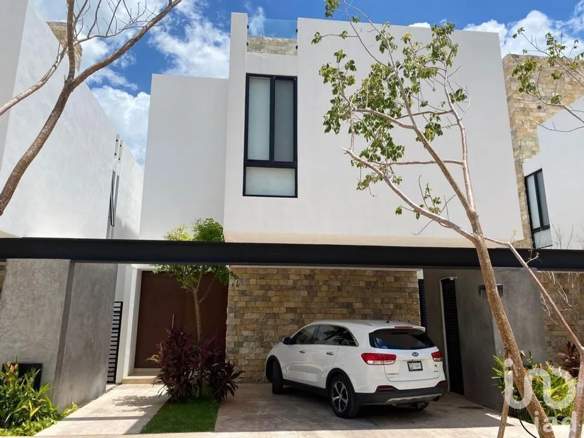 Casa en Renta en Temozon Norte, Mérida, Yucatán | NEX-232574 | iad México | Foto 1 de 24