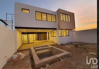NEX-266945 - Casa en Venta, con 3 recamaras, con 3 baños, con 246 m2 de construcción.