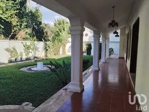 NEX-267419 - Casa en Venta, con 4 recamaras, con 4 baños, con 710 m2 de construcción en Itzimna, CP 97100, Yucatán.