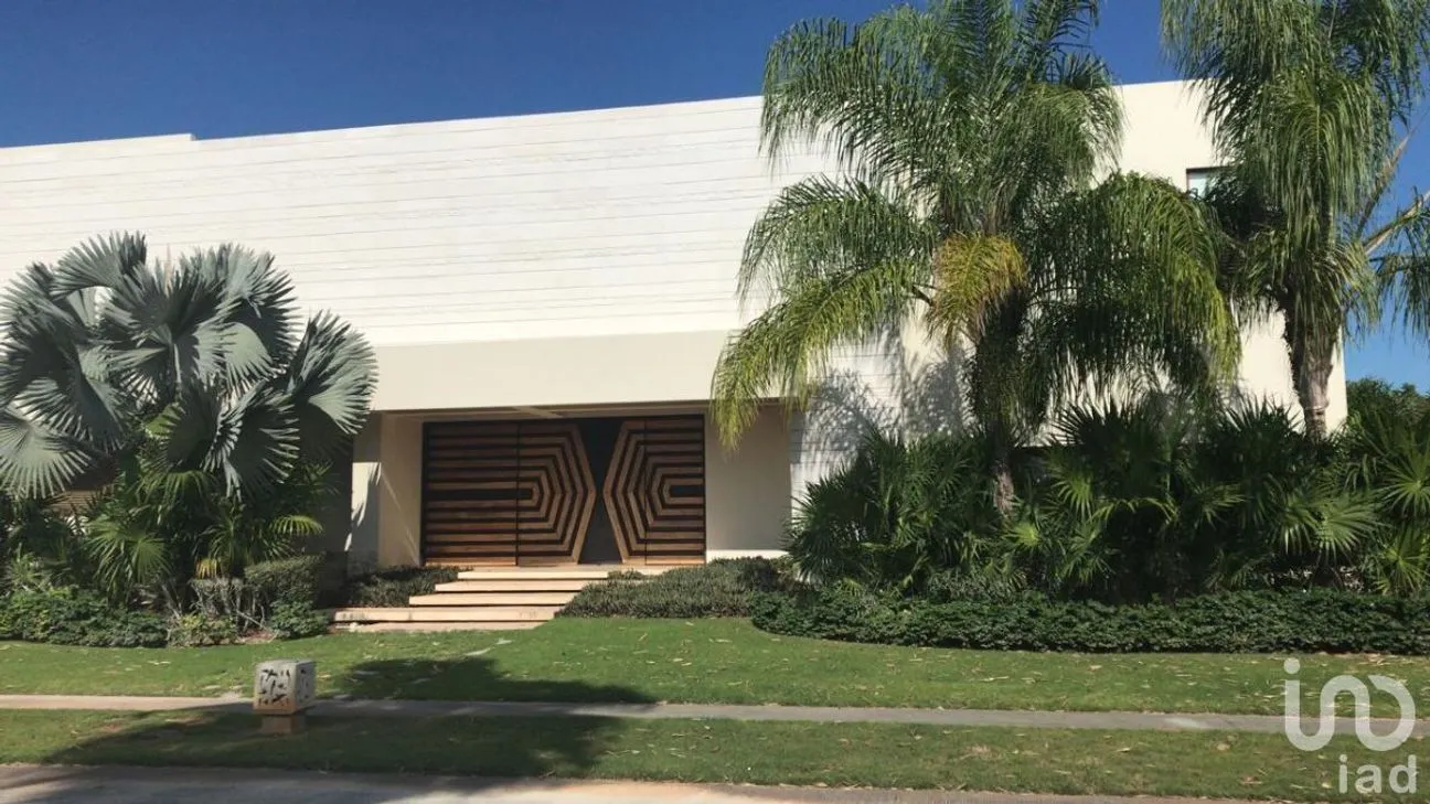 Casa en Venta en Yucatán Country Club, Mérida, Yucatán | NEX-230639 | iad México | Foto 1 de 18