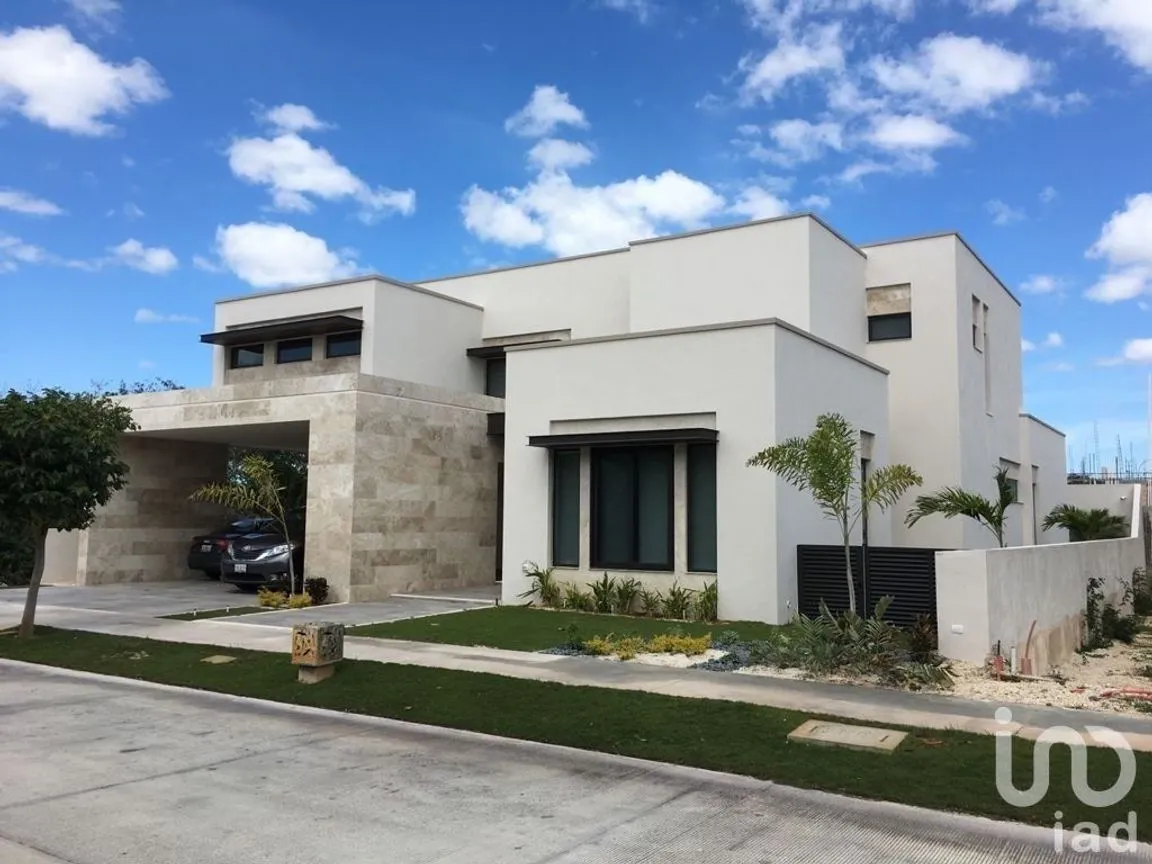 Casa en Venta en Yucatán Country Club, Mérida, Yucatán | NEX-230648 | iad México | Foto 1 de 26