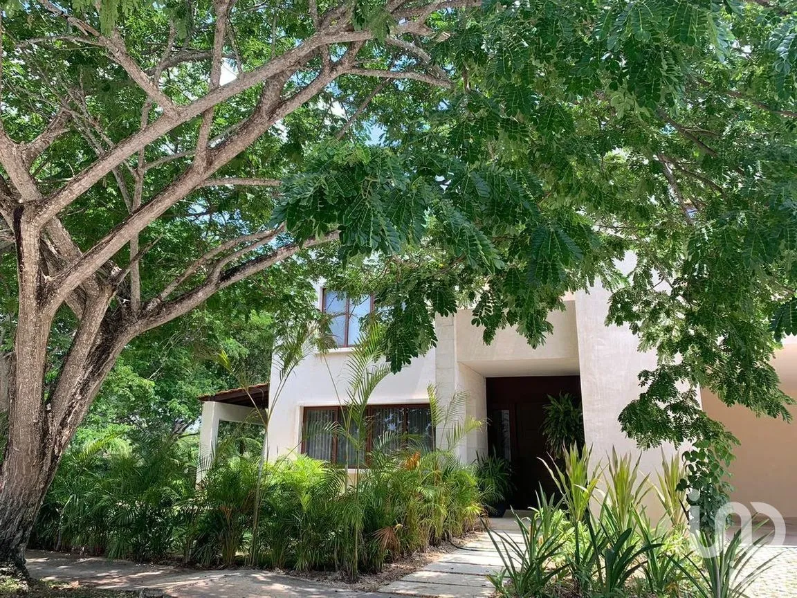 Casa en Venta en Yucatán Country Club, Mérida, Yucatán | NEX-230710 | iad México | Foto 1 de 23