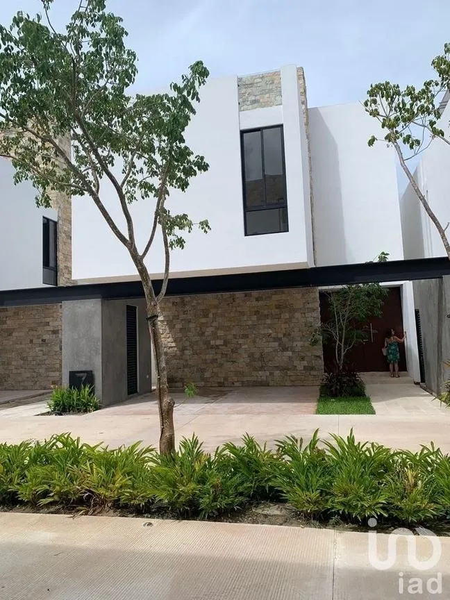 Casa en Renta en Temozon Norte, Mérida, Yucatán | NEX-230711 | iad México | Foto 1 de 18